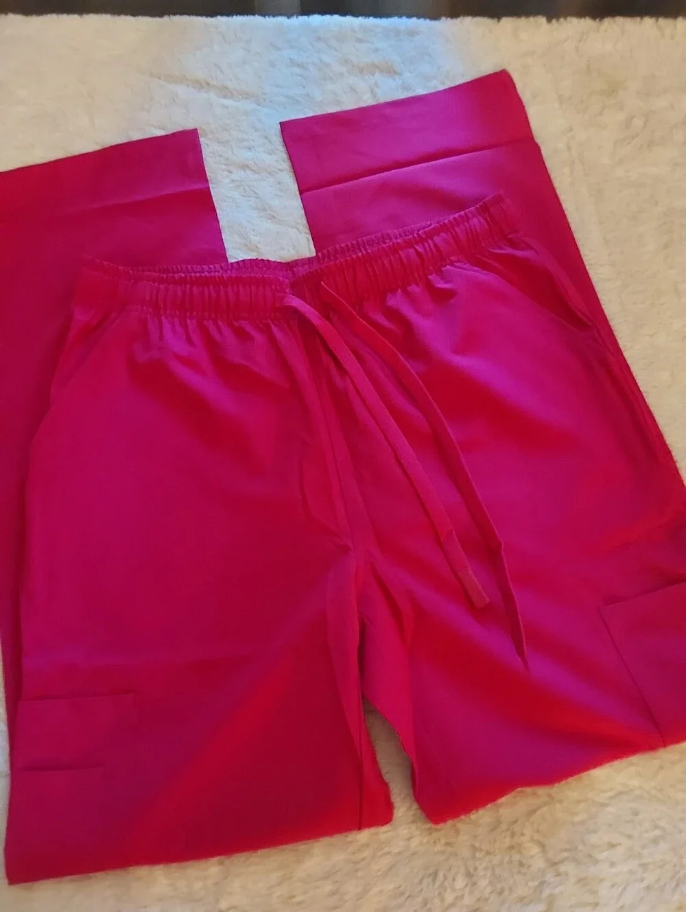 🌺 NWT Cozyfit Bright Pink Medical Scrub Set - Picture 9 of 15